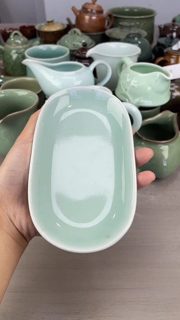 青瓷仓储福利清仓微微瑕