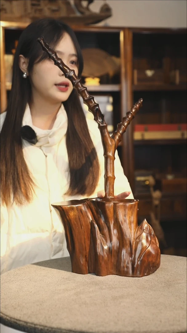 【闪购商品】金丝楠木雕精雕笔筒