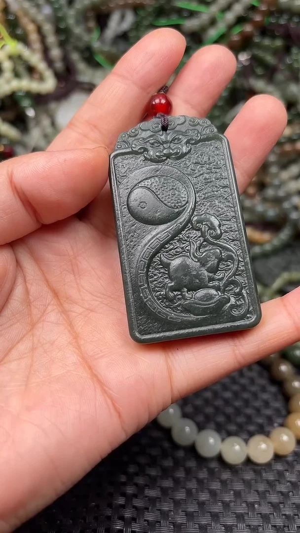 颈饰未镶嵌和田玉1