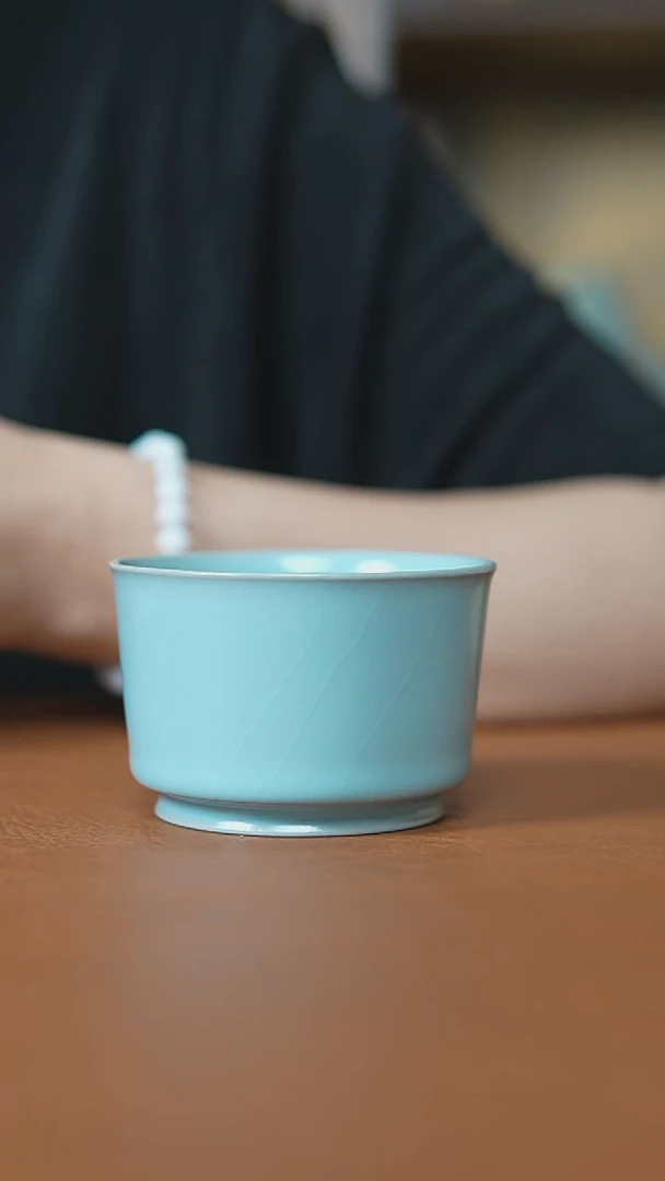 杯仿古宋臻釉卷足容天杯瑕