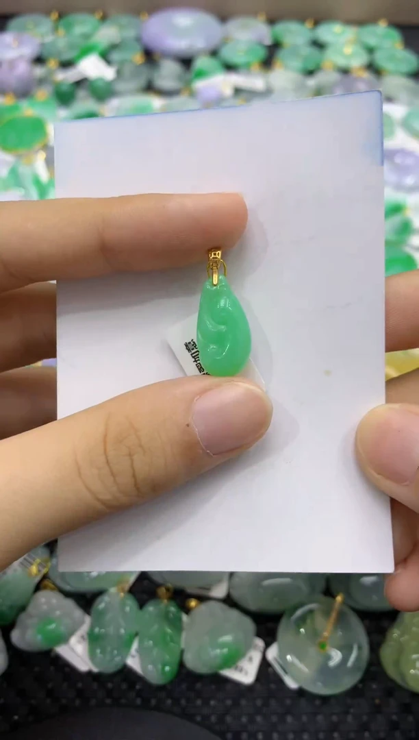 颈饰未镶嵌翡翠天然缅甸翡翠A货