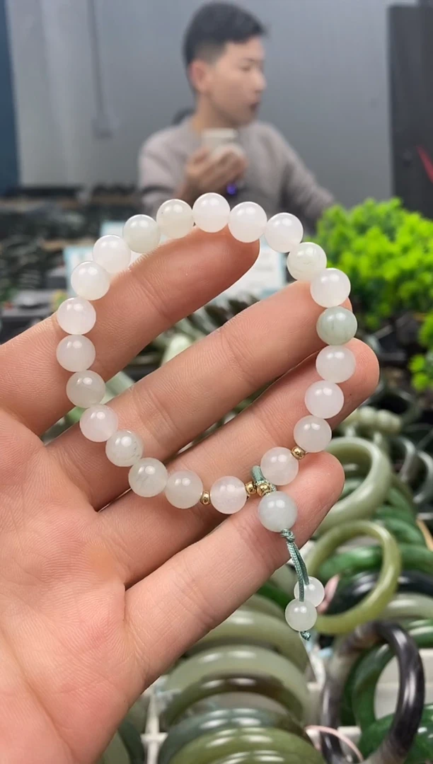 未镶嵌手镯透闪石质玉6mm