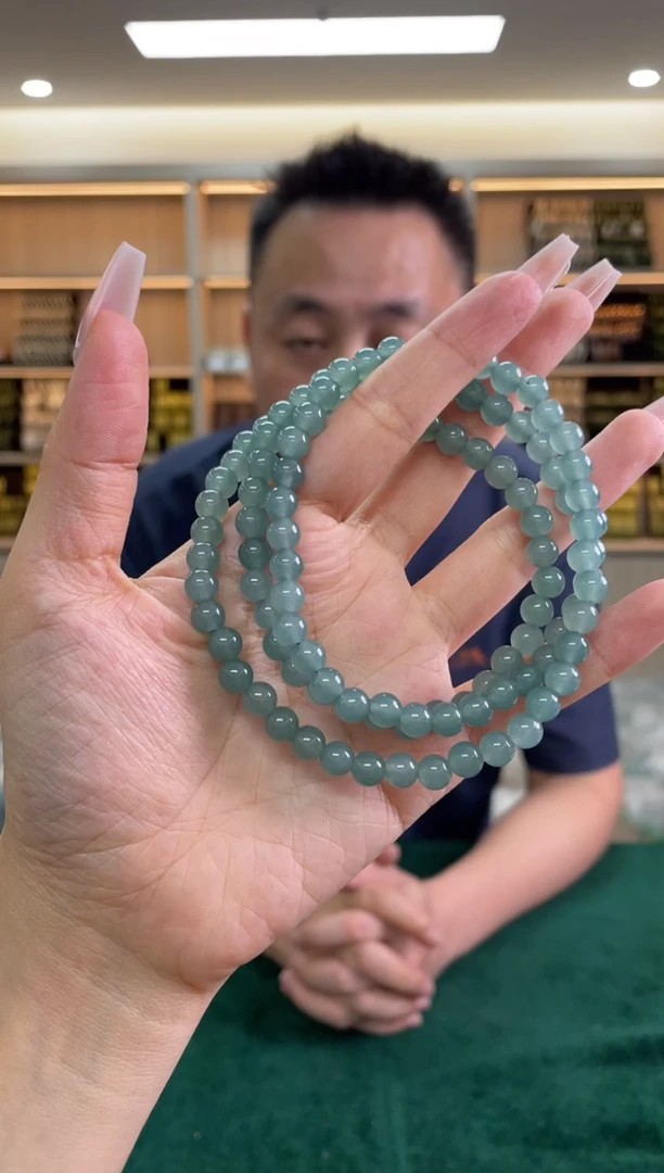 翡翠未镶嵌颈饰多样性发一件