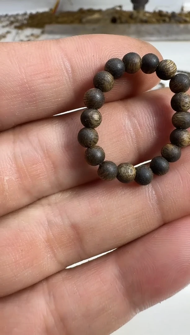 沉香碎屑沉香乌身戒指 多样性发棋一