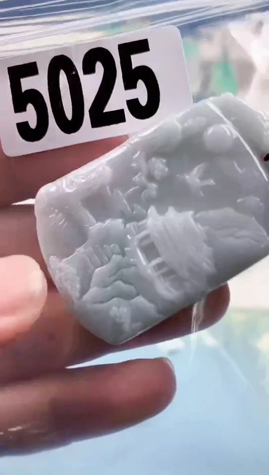 【闪购商品】翡翠挂件未镶嵌天然翡翠吊坠挂件