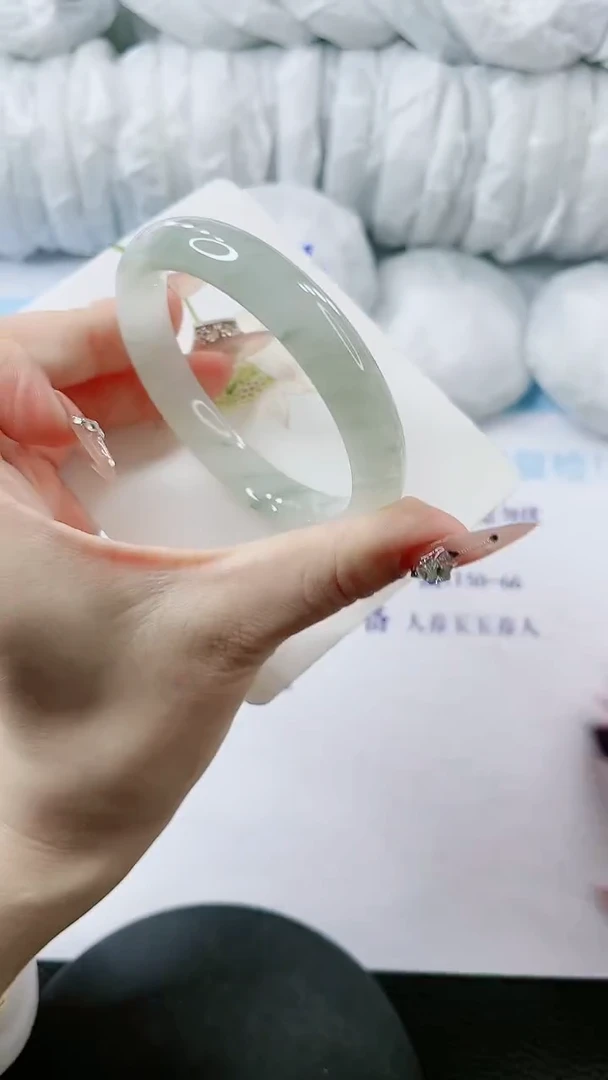 【闪购商品】石英质玉手镯未镶嵌多样性发货V234