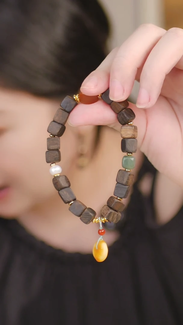 手串蜜蜡未镶嵌（方糖达拉干+蜜蜡平安扣）