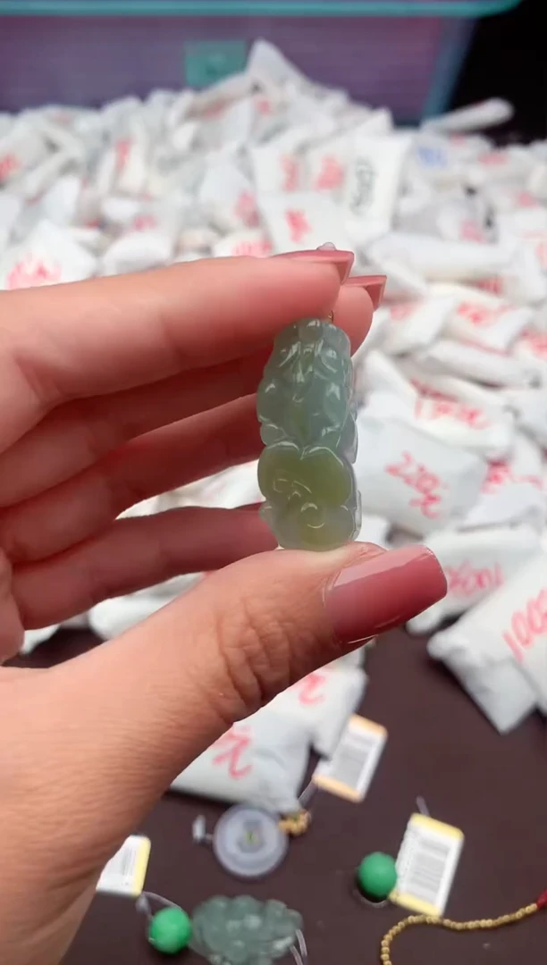 【闪购商品】翡翠颈饰18K金镶嵌一