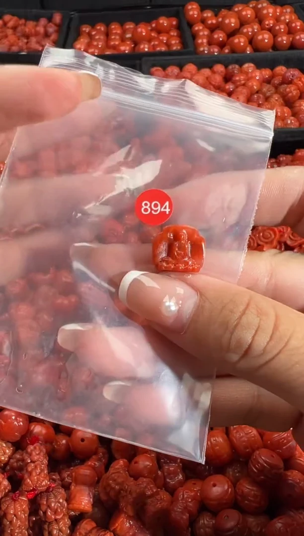 颈饰未镶嵌南红玛瑙1