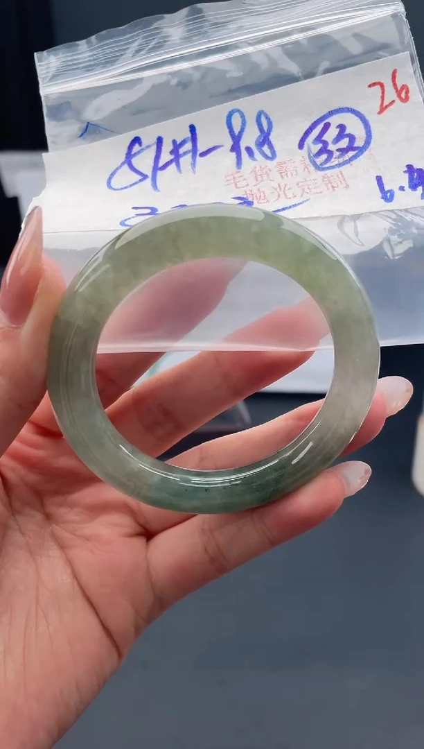 定制翡翠未镶嵌毛货需精细抛光+26手镯+300元