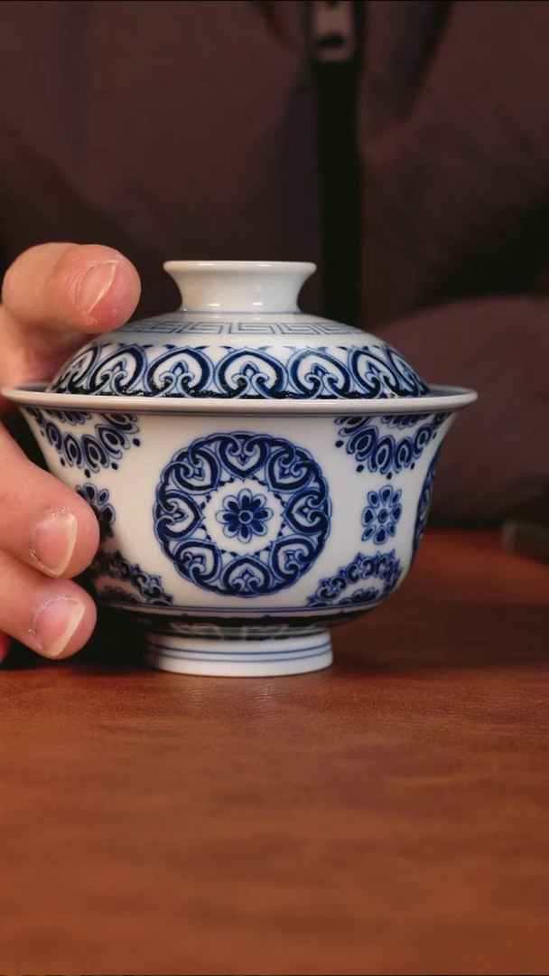 刚***江景德镇纯手工手绘宝象盖碗