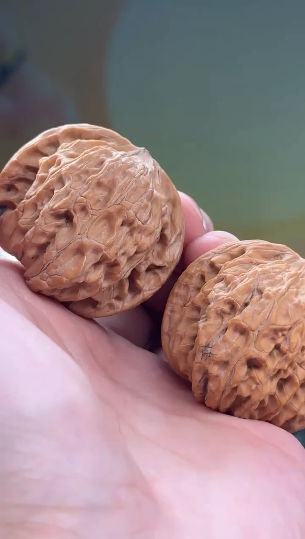 【闪购商品】文玩核桃吊坠磨盘核桃一对 1等