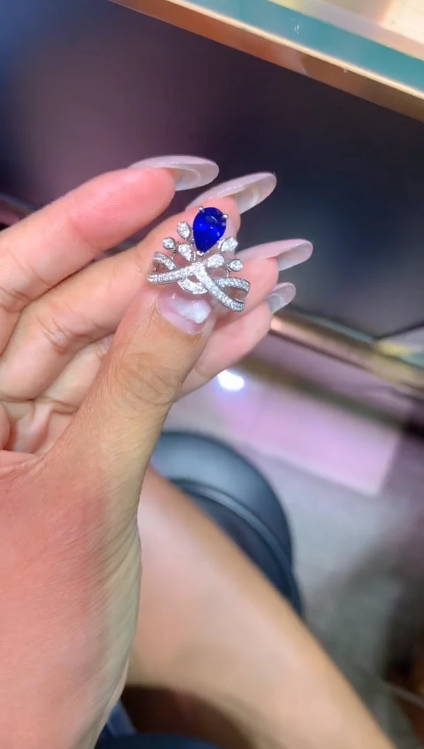 蓝宝石戒指18K金镶嵌1.3ct