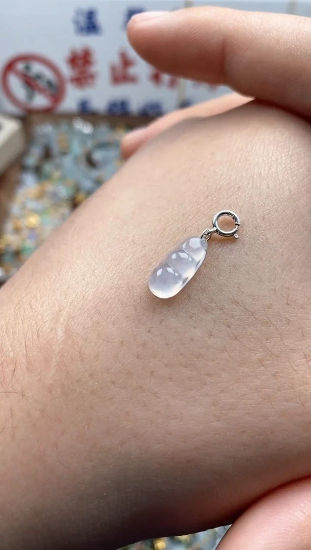 【闪购商品】翡翠颈饰未镶嵌哥哥