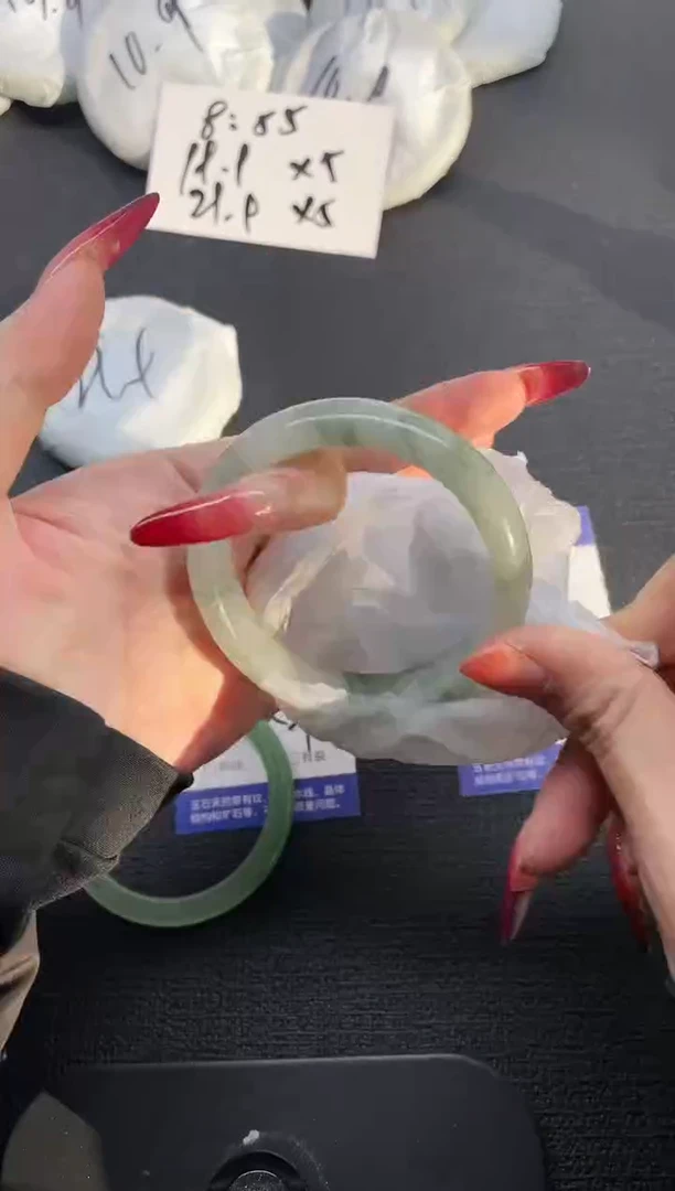 未镶嵌手镯石英质玉71-56