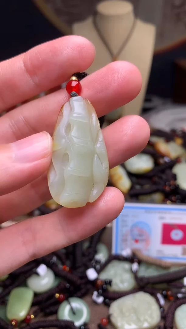 颈饰未镶嵌和田玉新疆料青海料清水和田玉吊坠