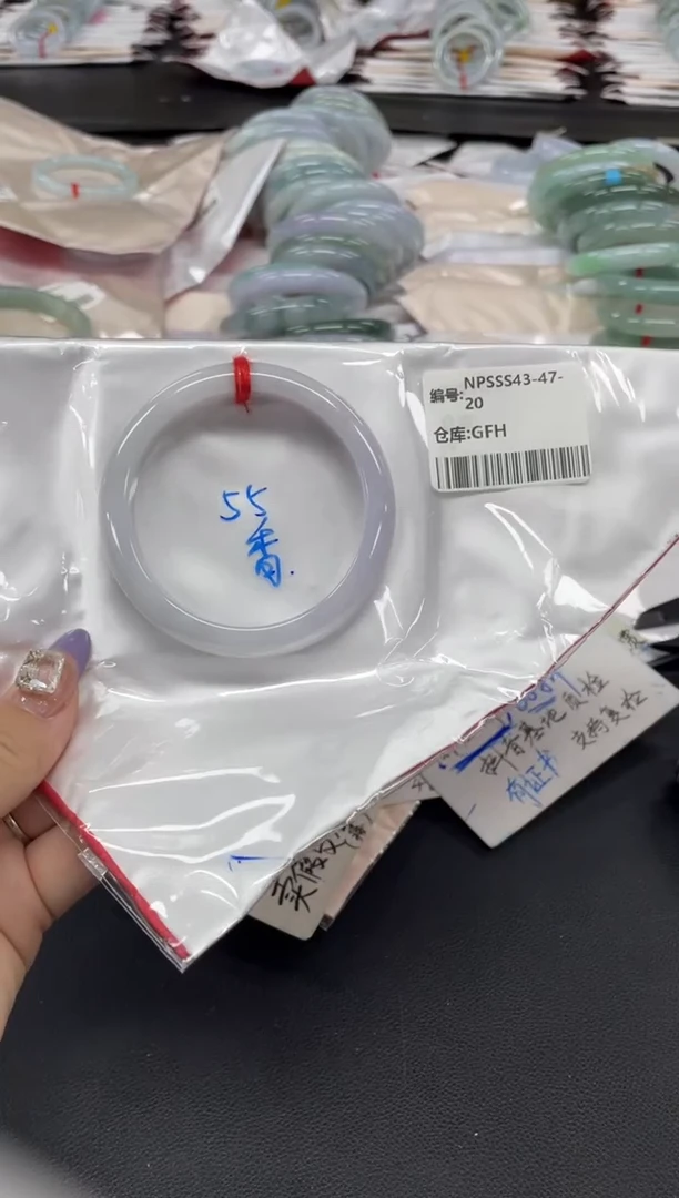 未镶嵌手镯翡翠翡翠手镯