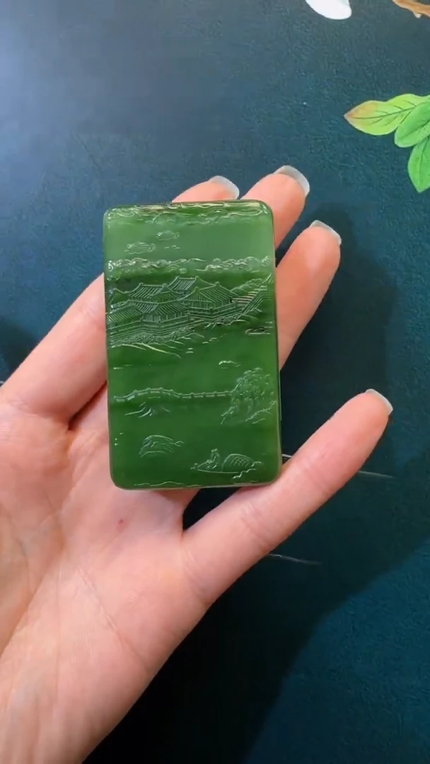 颈饰未镶嵌和田玉吊坠