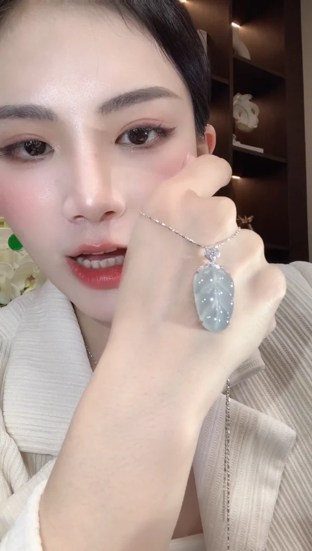 吊坠(不含链)18K金镶嵌翡翠A22