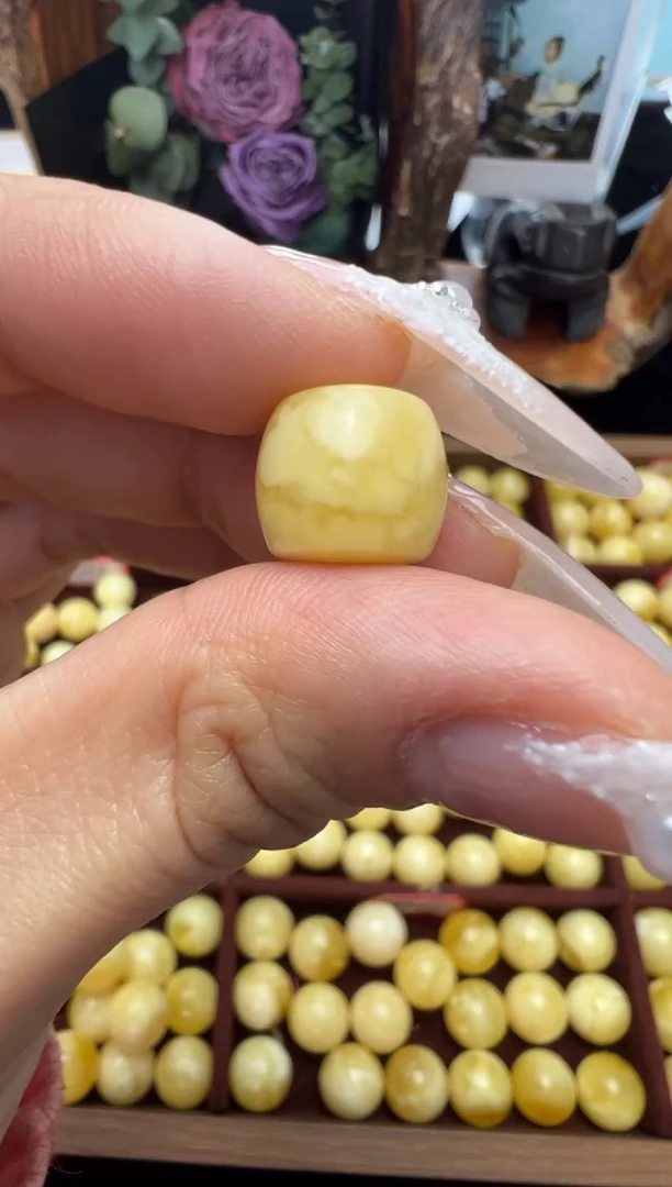 【闪购商品】蜜蜡裸石未镶嵌俄料微瑕12*10.5mm