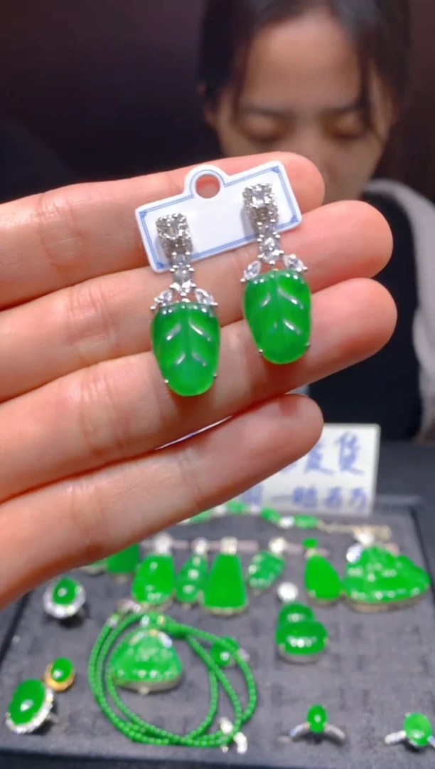 未镶嵌定制翡翠335多样性发货（发其一）