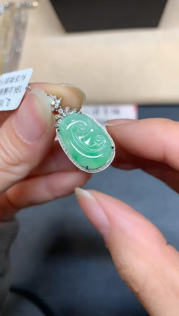 【闪购商品】翡翠颈饰18K金镶嵌【无鉴赏期多样性发其一