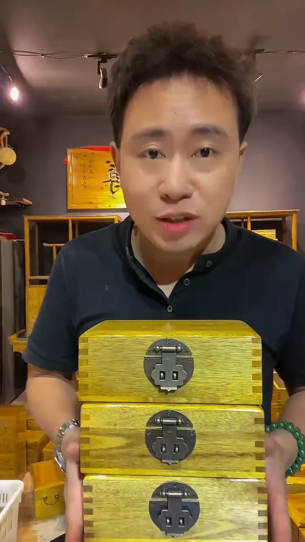 木金丝楠木制品大金砖盒子一个18*10*6