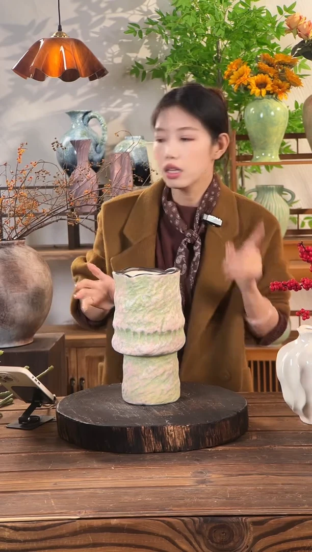 苔点绿-褶皱花瓶