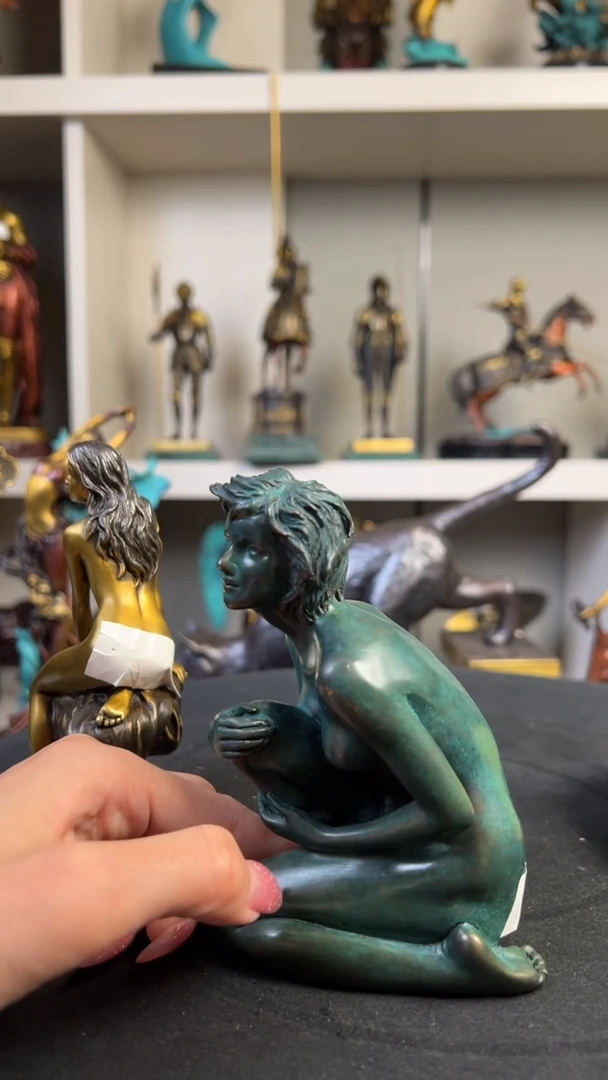 精铜材质 精美雕塑