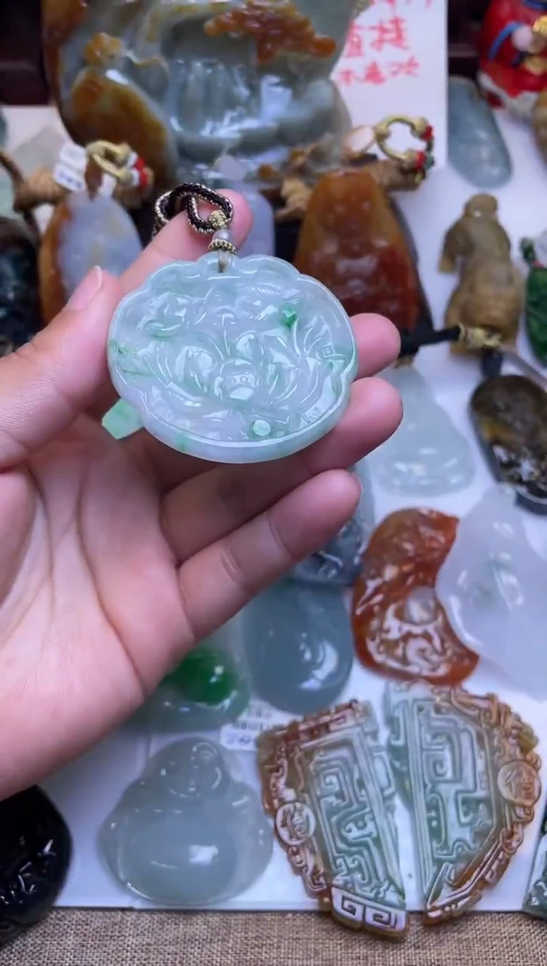 颈饰未镶嵌翡翠花开富贵