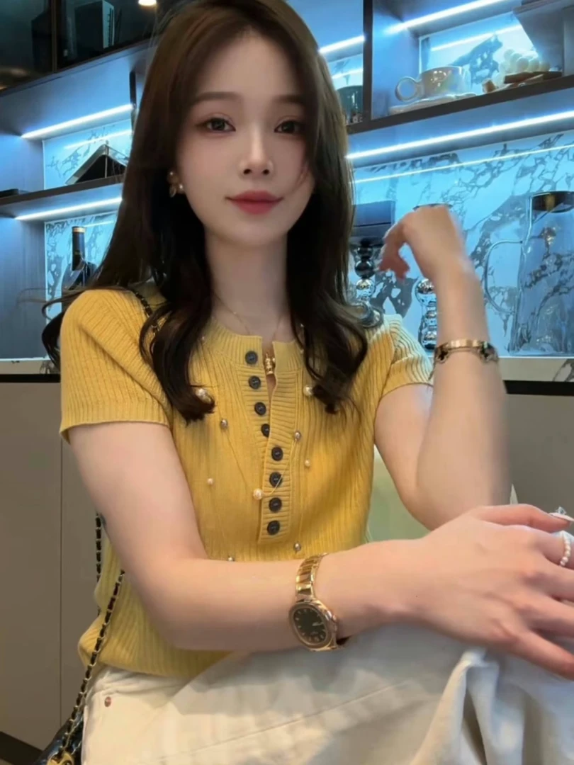 无品牌欧货时尚V领短袖针织衫女T恤2025年新款洋气修身打底衫上衣