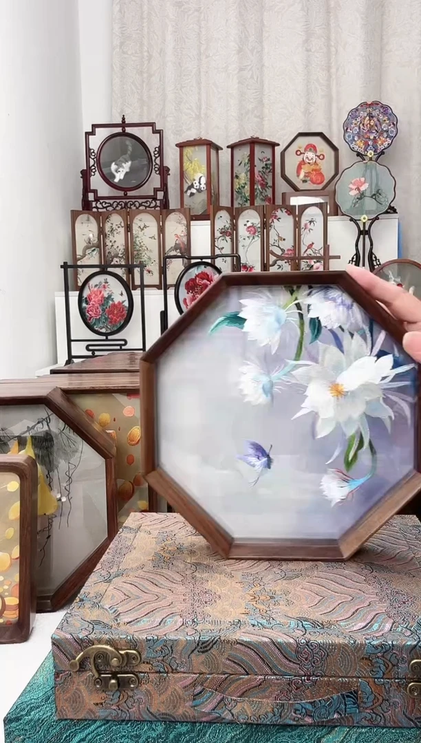 扇子苏绣作品手工精品摆台