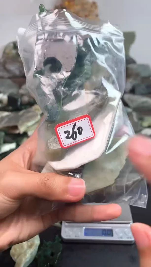 未镶嵌和田玉摆件260