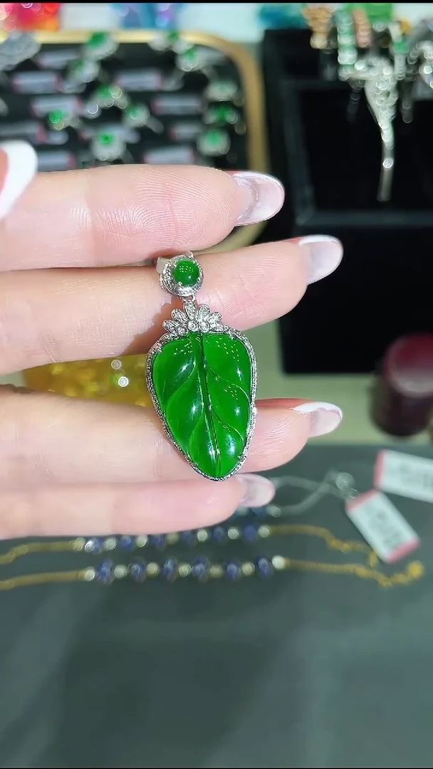 翡翠18K金镶嵌吊坠(不含链)1