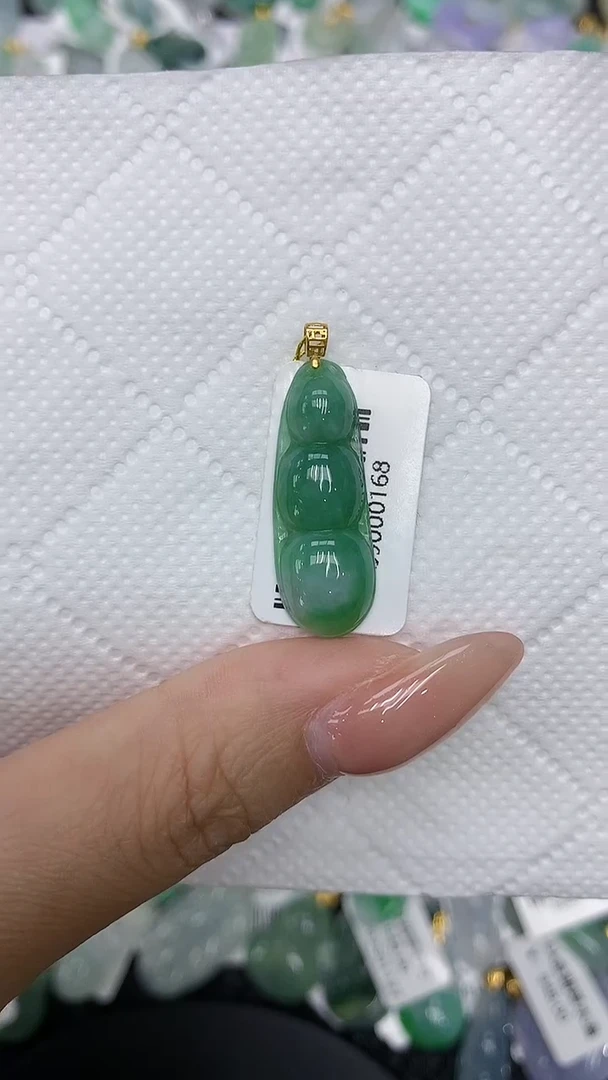 颈饰18K金镶嵌翡翠11111111111