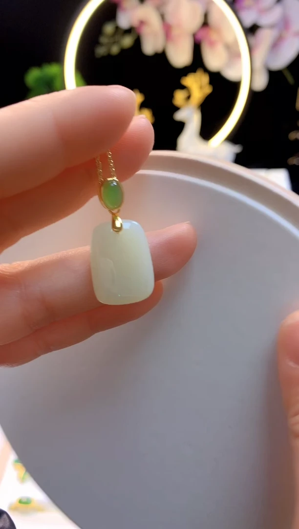 【闪购商品】和田玉吊坠银S925镀金镶嵌无事牌