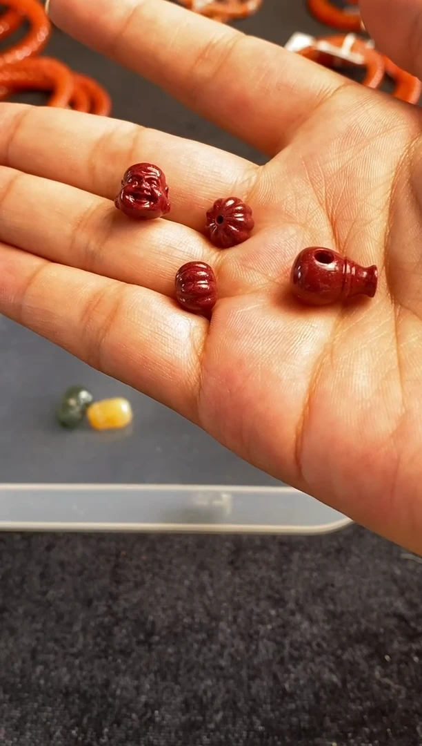 手串未镶嵌南红玛瑙原矿无优化 朱砂 点四件套（不是南红）