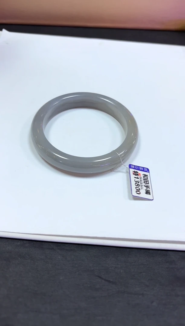 颈饰未镶嵌和田玉手镯58.5