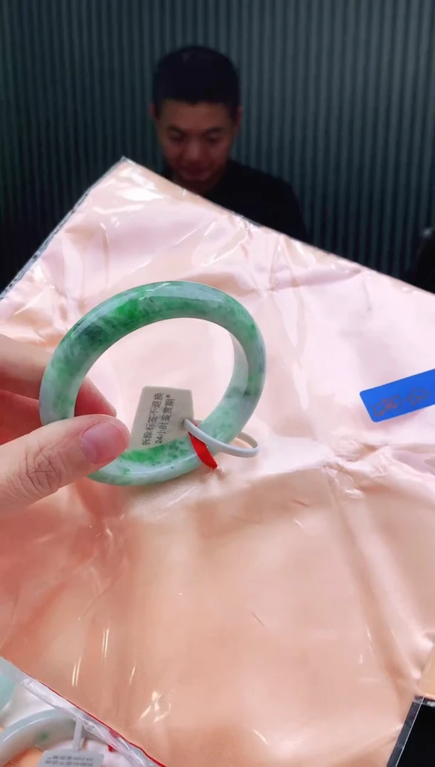 未镶嵌手镯翡翠56