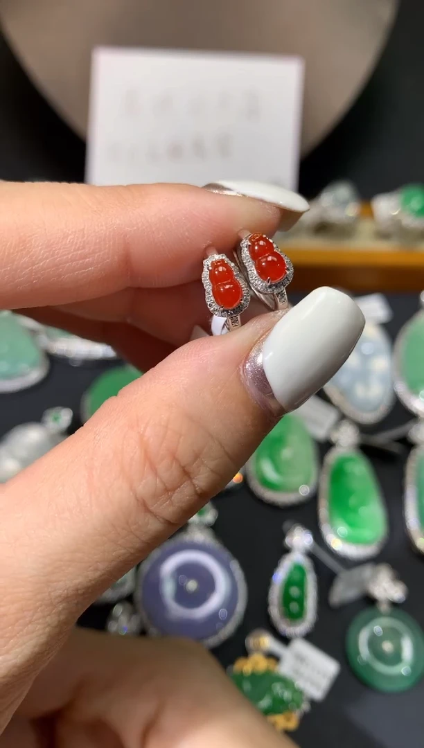 翡翠18K金镶嵌吊坠(不含链)耳包