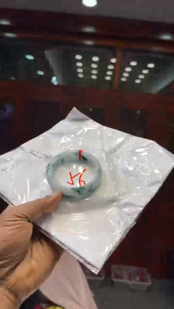 【闪购商品】翡翠手镯未镶嵌手镯