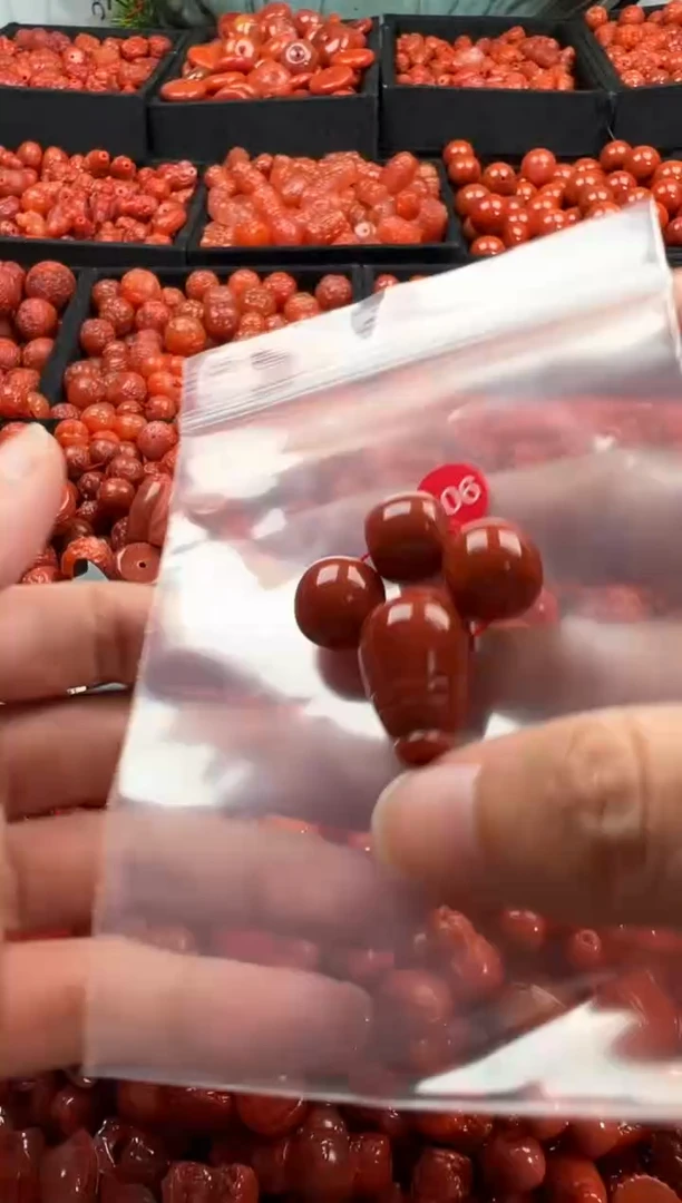 颈饰未镶嵌南红玛瑙1