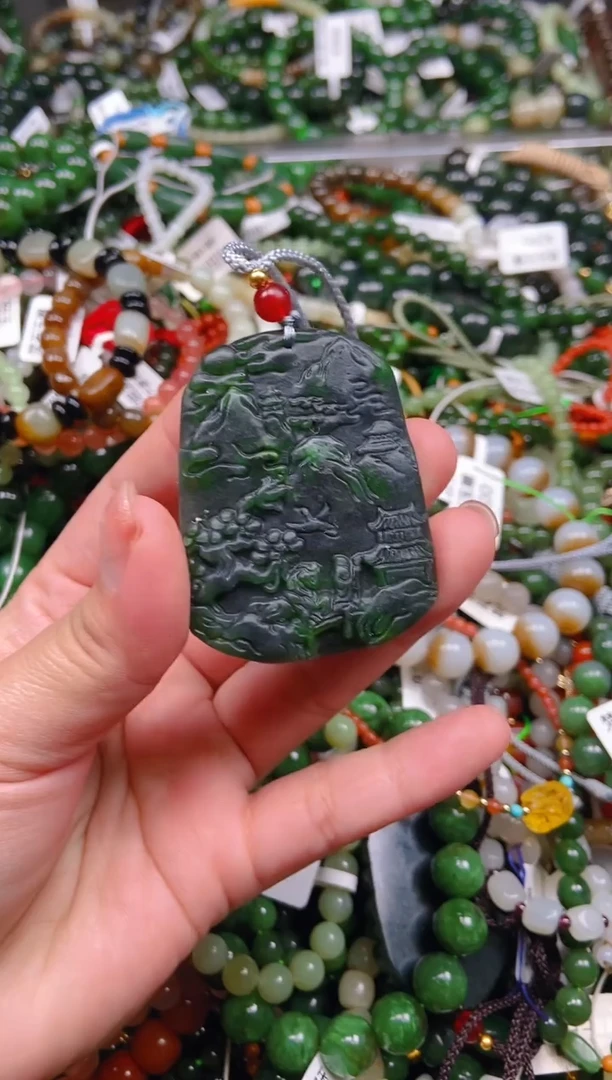 和田玉未镶嵌颈饰1