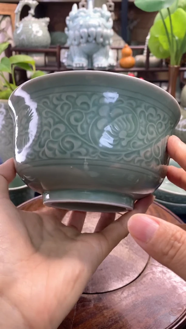 b000045特价 5.7 微瑕 菊纹碗2只