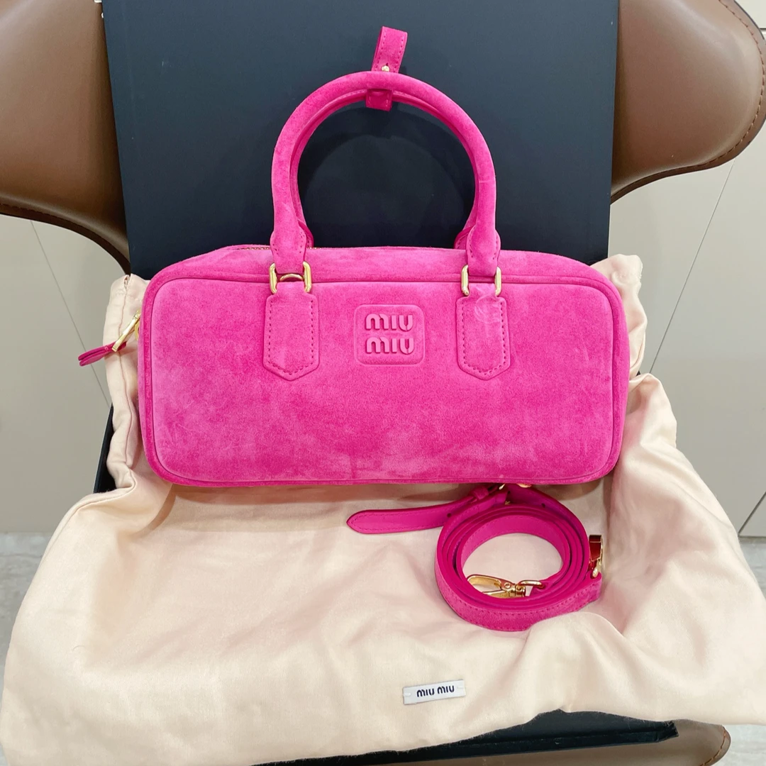 95新 MIU MIU/缪缪 25春夏新款粉色麂皮保龄球包手提包