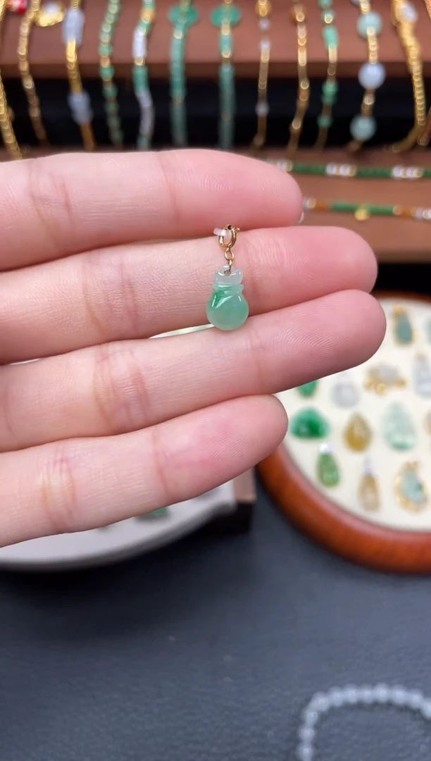 【闪购商品】翡翠吊坠(不含链)18K金镶嵌一个  JK660