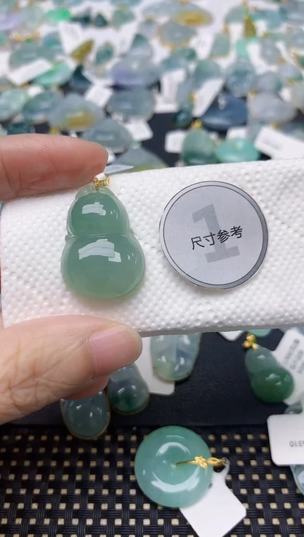 颈饰18K金镶嵌翡翠天然缅甸A货翡翠