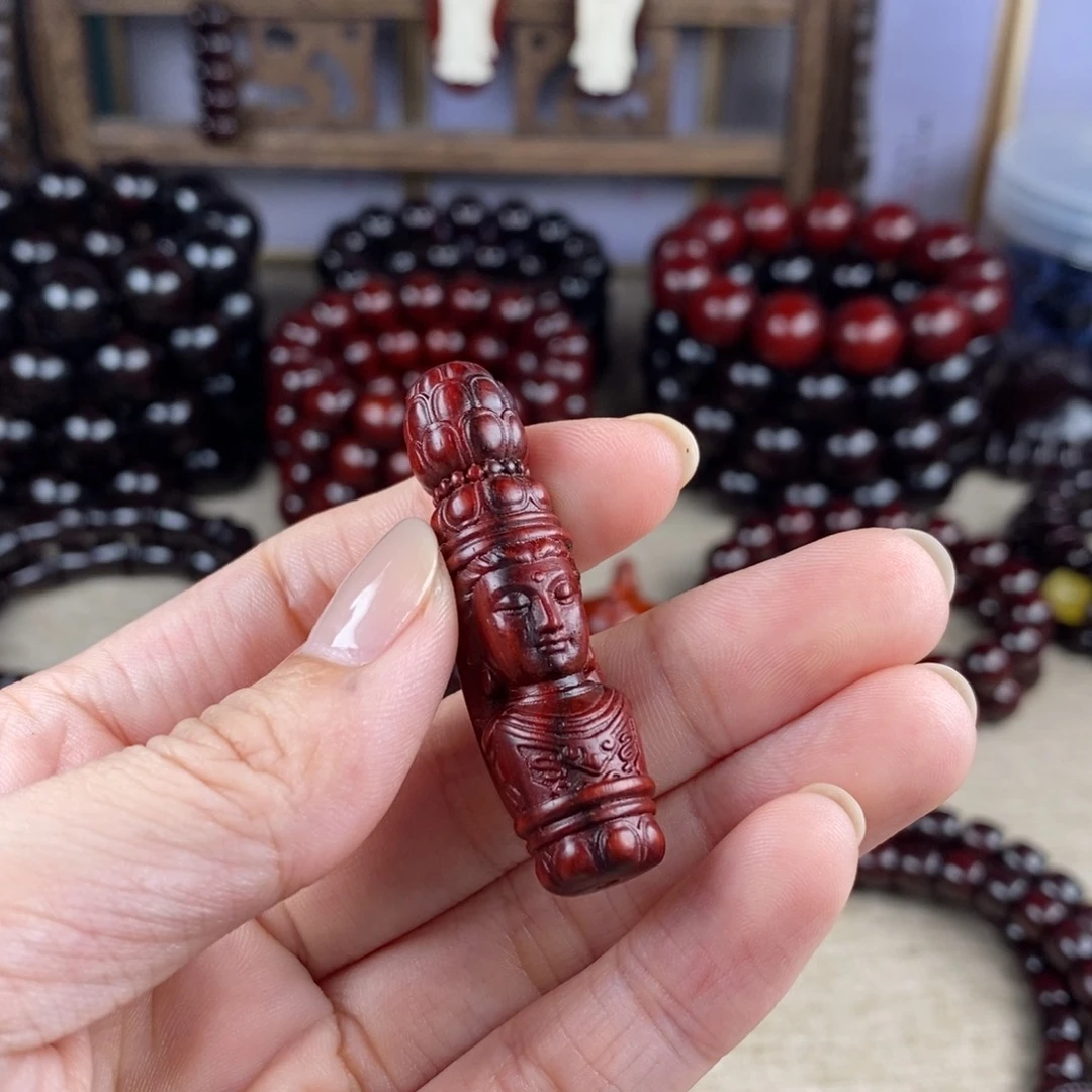 小叶紫檀吊坠观音