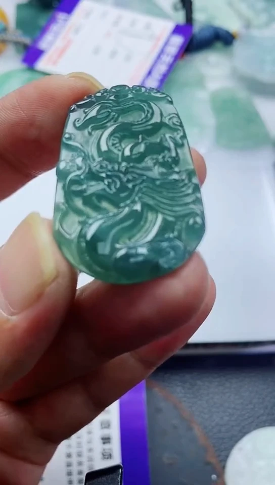 【闪购商品】翡翠吊坠(不含链)未镶嵌多样性随机发其一