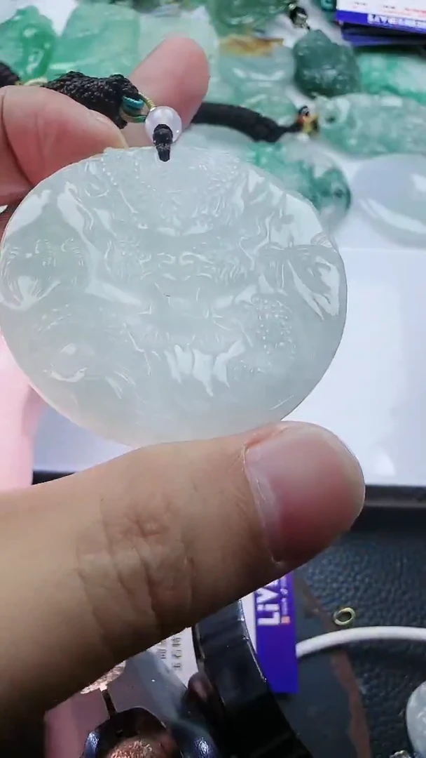 【闪购商品】翡翠吊坠(不含链)未镶嵌1